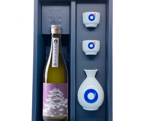 選べる大洲城ラベル720mlと、とっくり・おちょこ（2個）のセット【専用